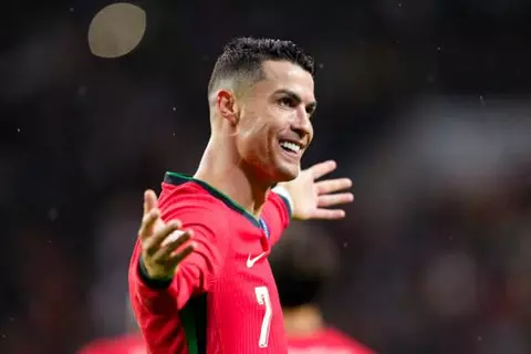 رونالدو: سأعتزل عندما لا أشعر بالحافز.. والـ 1000 هدف ليس محور تركيزي